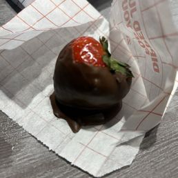 Premium Chocolate-dipped Strawberry