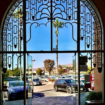Crust Artisan Bakery - Beautiful archway. I wish we could have seen it during sunrise or sunset. - Bakeries Near Me - Burbank, California Crust Artisan Bakery - Beautiful archway. I wish we could have seen it during sunrise or sunset. - Bakeries Near Me - Burbank, California