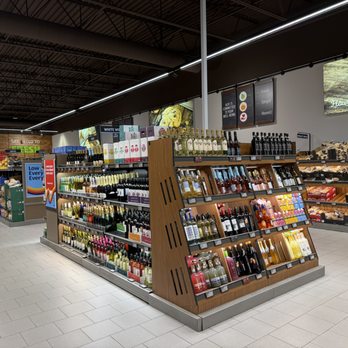 ALDI - Wine display. - Grocery Near Me - Glenview, Illinois