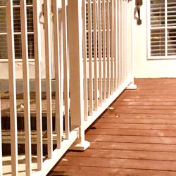 BDFencemen - White aluminum handrail - clubhouses