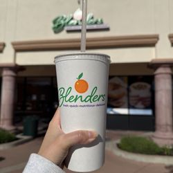 Blenders In The Grass-Santa Maria - Strawberry Colada
