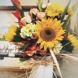 Bradshaw Flowers - Sunflower love