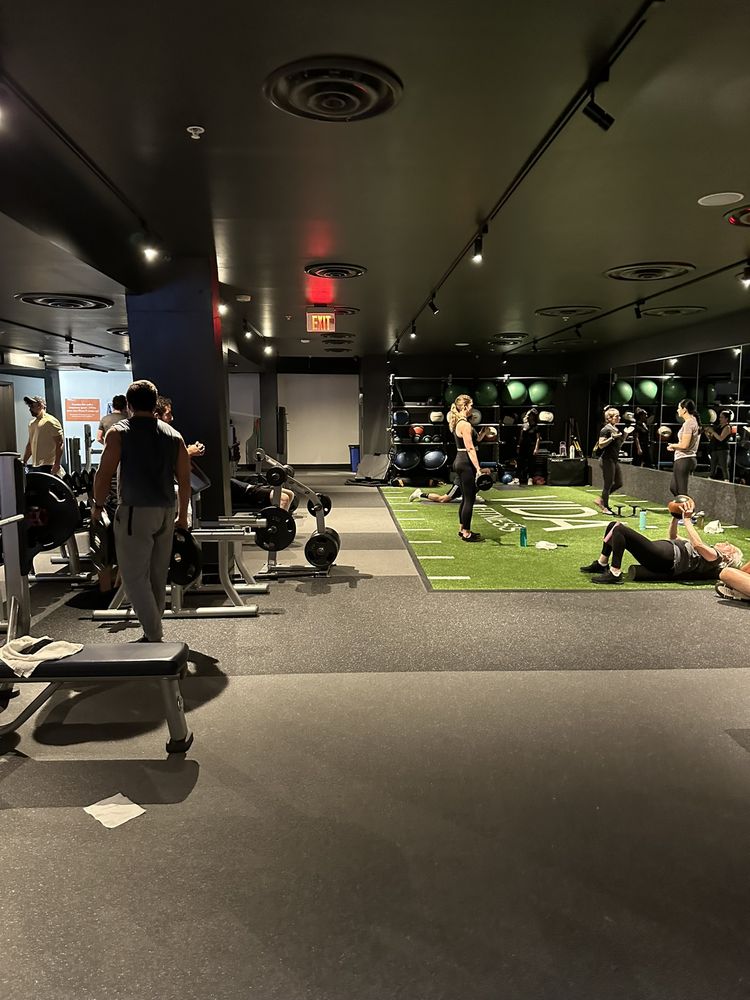 VIDA Fitness - City Vista