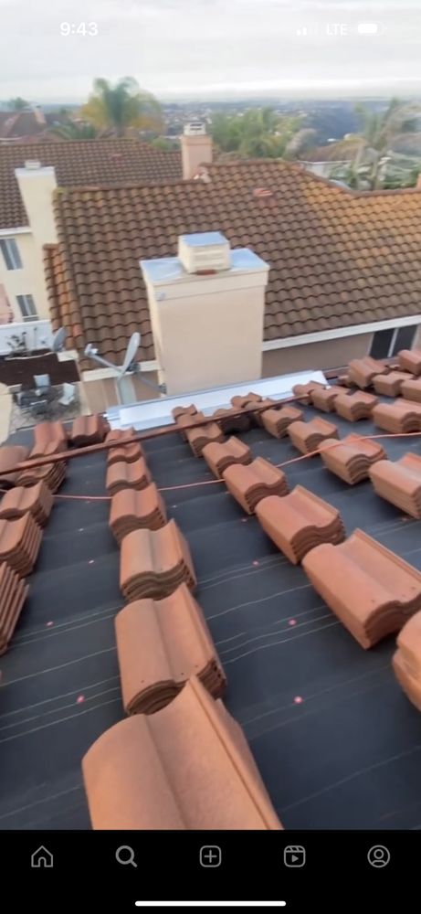 Slide of R&M Roofing