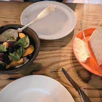 Valley Bar and Bottle - Baratta and grapes with bread - Wine Bars Near Me - Sonoma, California