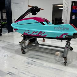 Vinyl wrapped in Satin Key West and Gloss Momentum Pink