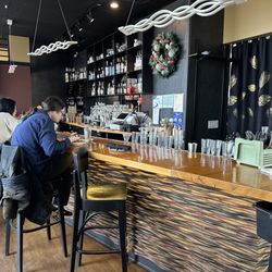 Momo Mee - Bar area