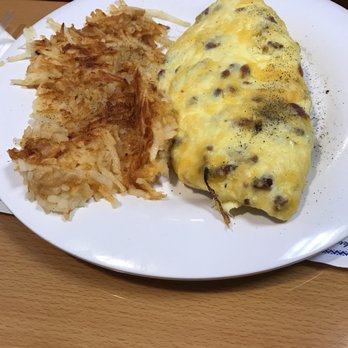 Blue Ribbon Diner - Bacon cheese omelet and crispy hash browns. - Breakfast & Brunch Near Me - Wauseon, Ohio Blue Ribbon Diner - Bacon cheese omelet and crispy hash browns. - Breakfast & Brunch Near Me - Wauseon, Ohio