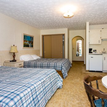 Albert's Lodge at Mt. Mitchell - pc 3 - Vacation Rentals Near Me - Burnsville, North Carolina Albert's Lodge at Mt. Mitchell - pc 3 - Vacation Rentals Near Me - Burnsville, North Carolina