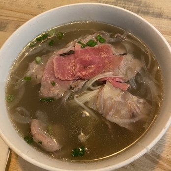 Saigon House Restaurant - P12 Rare Beef, Well-Done Beef, Tendon Pho $16 for Large - 7/10 - Thai Near Me - Brampton, Ontario