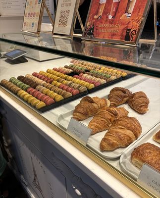 Le Parisien Bakery by null