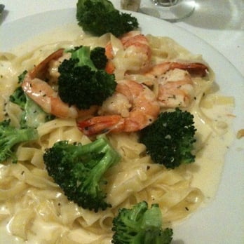Assaggio - Kapolei - Fettuccine Alfredo with jumbo shrimp and broccoli - Italian Near Me - Kapolei, Hawaii Assaggio - Kapolei - Fettuccine Alfredo with jumbo shrimp and broccoli - Italian Near Me - Kapolei, Hawaii