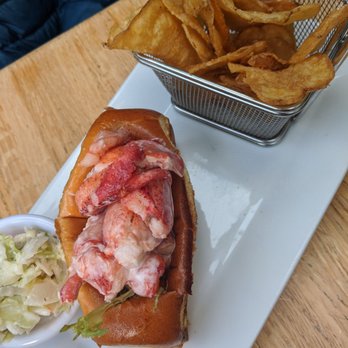 Testa's Bar & Grill - Lobster roll - Seafood Near Me - Bar Harbor, Maine Testa's Bar & Grill - Lobster roll - Seafood Near Me - Bar Harbor, Maine