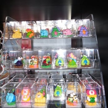 Pinkitzel - Gumballs in an assortment of designs: dinosaurs, jungle animals, and clowns. - Cupcakes Near Me - Oklahoma City, Oklahoma Pinkitzel - Gumballs in an assortment of designs: dinosaurs, jungle animals, and clowns. - Cupcakes Near Me - Oklahoma City, Oklahoma