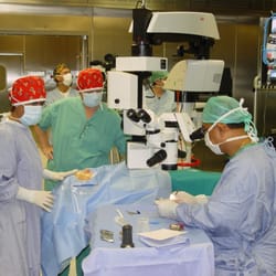Thomas John Vision Institute - Dr. Thomas John Performing Live Surgery