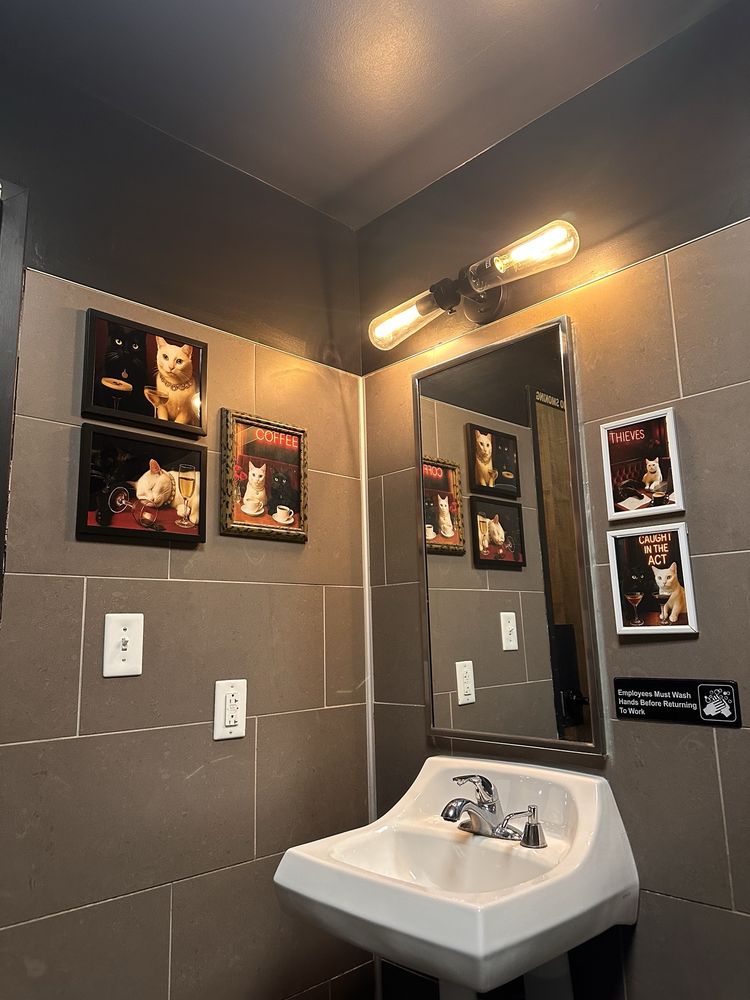 Social spots from Thieves