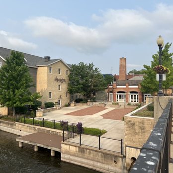 Herrington Inn & Spa - Beautiful - Hotels Near Me - Geneva, Illinois