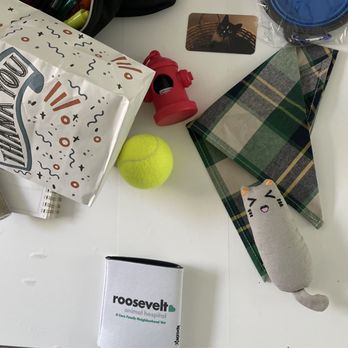 Roosevelt Animal Hospital - Swag bag - Veterinarians Near Me - Seattle, Washington Roosevelt Animal Hospital - Swag bag - Veterinarians Near Me - Seattle, Washington