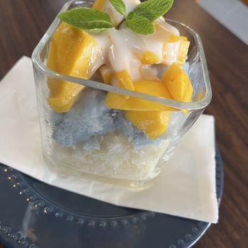 Charm Thai - Mango sticky rice - Thai Near Me - Sacramento, California Charm Thai - Mango sticky rice - Thai Near Me - Sacramento, California