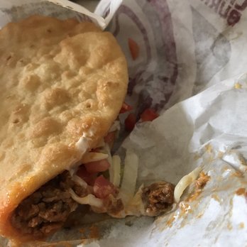 Taco Bell - Looks like two year old made it and it tastes two days old! - Fast Food Near Me - Jacksonville, Florida