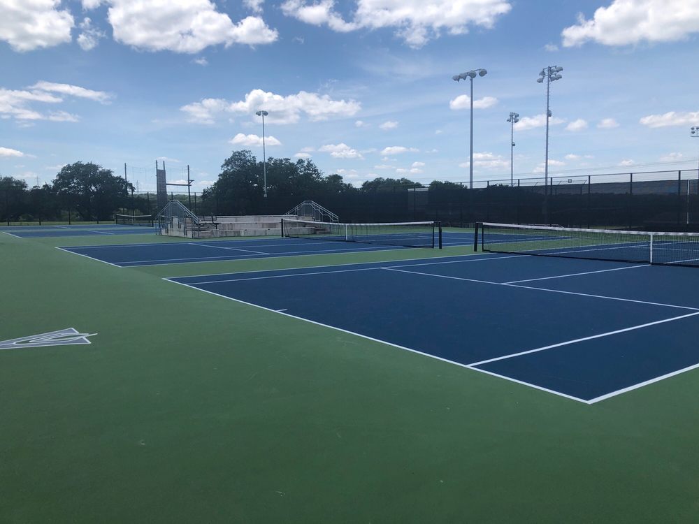 Vandegrift Tennis Courts Logo