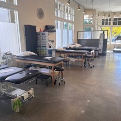 Mariners Physical Therapy - Treatment tables.