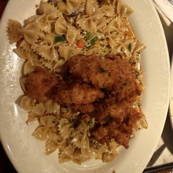 The Cheesecake Factory - Louisiana Chicken Pasta - Desserts Near Me - Naperville, Illinois