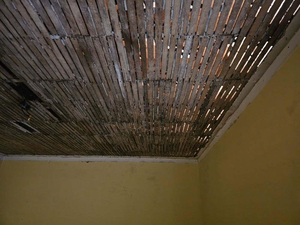 Slide of HD Restoration & Construction