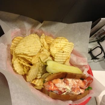 Gilbert's Chowder House - Lobster roll - Seafood Near Me - Portland, Maine Gilbert's Chowder House - Lobster roll - Seafood Near Me - Portland, Maine