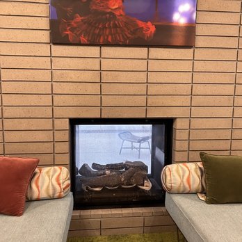 El Vado Motel - Indoor/outdoor fireplace - Hotels Near Me - Albuquerque, New Mexico El Vado Motel - Indoor/outdoor fireplace - Hotels Near Me - Albuquerque, New Mexico