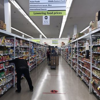 FreshCo - Wide aisles - Grocery Near Me - Mississauga, Ontario