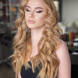 U-MODE Salon - Make up, blow dry, color