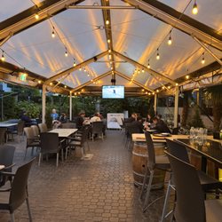 John B Neighbourhood Pub - Covered patio~