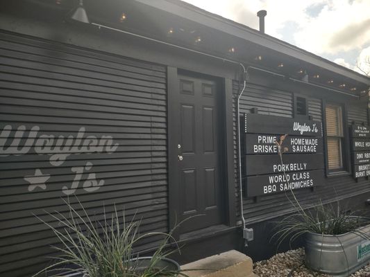 Waylon J’s barbeque by null