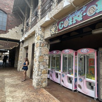 Kemah Boardwalk - Amusement Parks Near Me - Kemah, Texas Kemah Boardwalk - Amusement Parks Near Me - Kemah, Texas