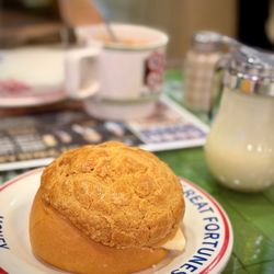 HK Macau Bistro - Pineapple bun, a stable breakfast item