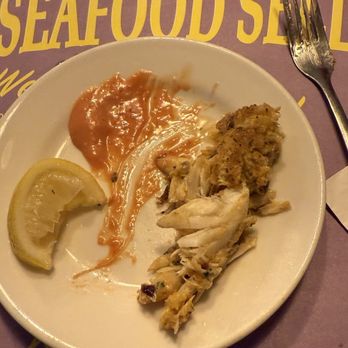 Seafood Seller & Cafe - Crabcake is so delicious I lost track - Seafood Near Me - Crystal River, Florida
