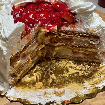 St Phillips Fine Bakeries - Sfoglia 6" cake with strawberries - Caterers Near Me - Maple, Ontario
