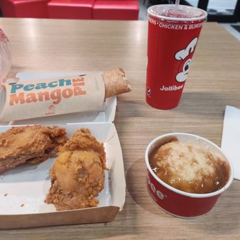 Jollibee - Two piece meal with mashed potatoes and a peach mango pie. - Fast Food Near Me - Chicago, Illinois Jollibee - Two piece meal with mashed potatoes and a peach mango pie. - Fast Food Near Me - Chicago, Illinois