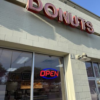 GS Donuts - outside - Donuts Near Me - Grand Prairie, Texas