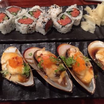 Oshima Sushi - Spicy tuna roll, baked mussels. The mussels were great! Tasted fresh and delicious. The roll was okay. - Sushi Bars Near Me - Everett, Washington