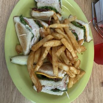 Mr D'z Route 66 Diner - Club Sandwich - Diners Near Me - Kingman, Arizona