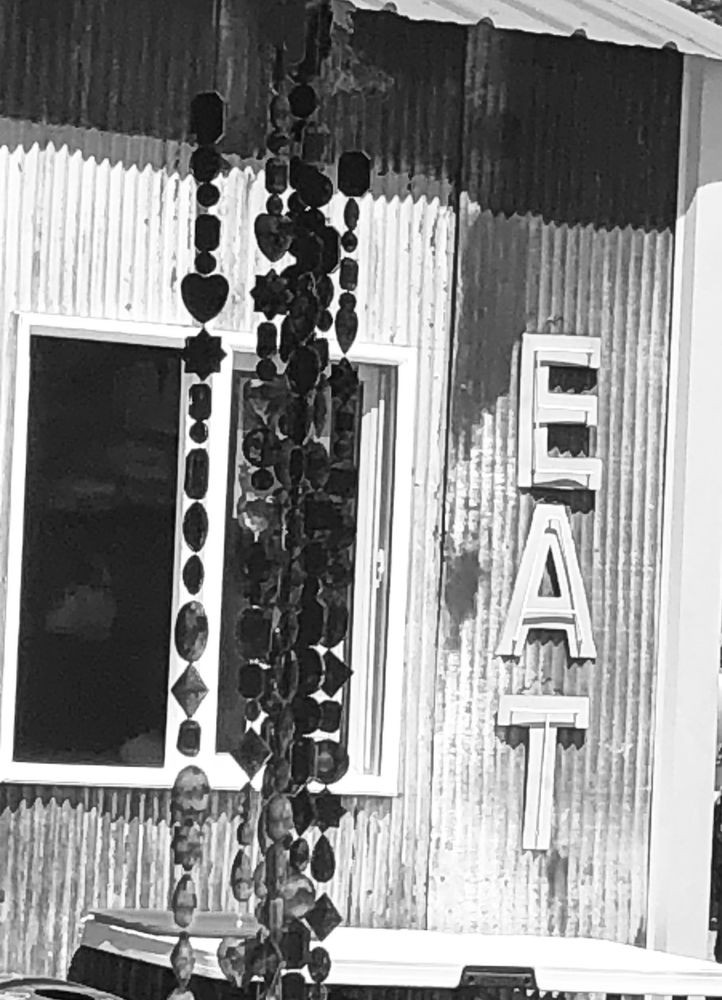 Goebel's Country Store Logo