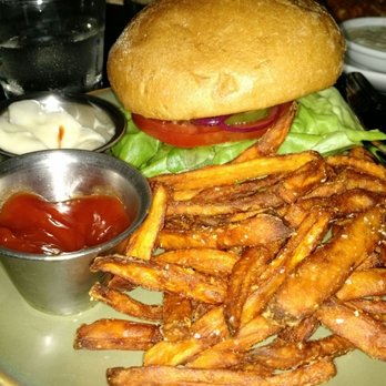 Hyatt Regency Austin - Burger - Hotels Near Me - Austin, Texas Hyatt Regency Austin - Burger - Hotels Near Me - Austin, Texas