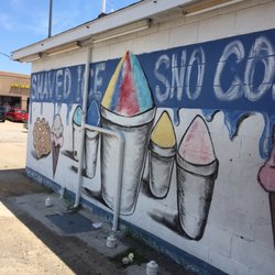 Shaved Ice Snow Cones & Funnel Cake - It's hot, they're yummy, & this place is the best