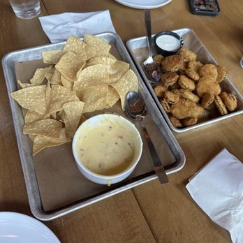 FM Kitchen & Bar - Bars Near Me - Houston, Texas FM Kitchen & Bar - Bars Near Me - Houston, Texas