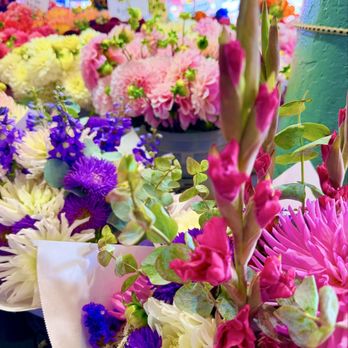 Pike Place Market - More flowers - Public Markets Near Me - Seattle, Washington Pike Place Market - More flowers - Public Markets Near Me - Seattle, Washington