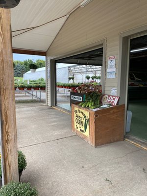 La Rose's Farm Market & Garden Center