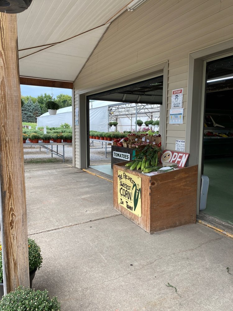 LA ROSE’S FARM MARKET & GARDEN CENTER Updated October 2024 5759
