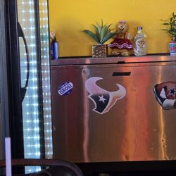 Pepito's Cafe - This sticker on their drink cooler showing support for zionist state of Israel.